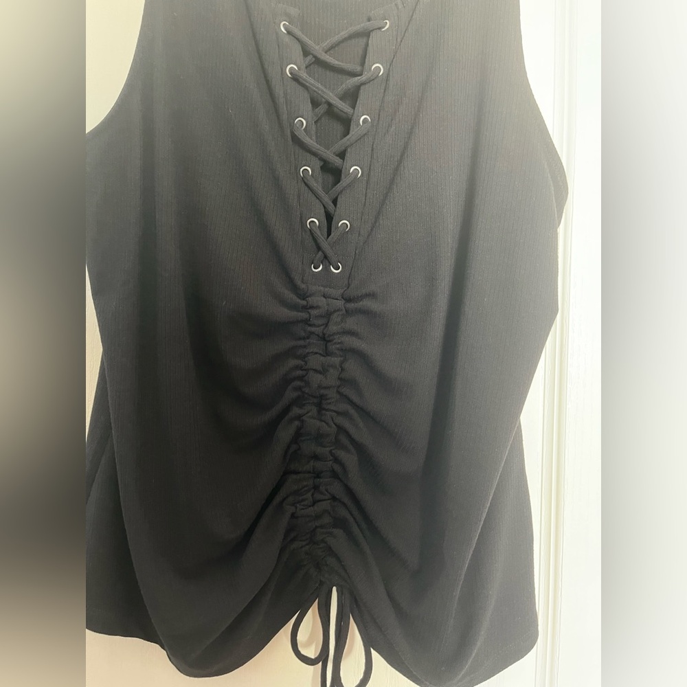 Torrid NWT super soft ribbed sleeveless shirt. Black. 3X - Picture 4 of 7